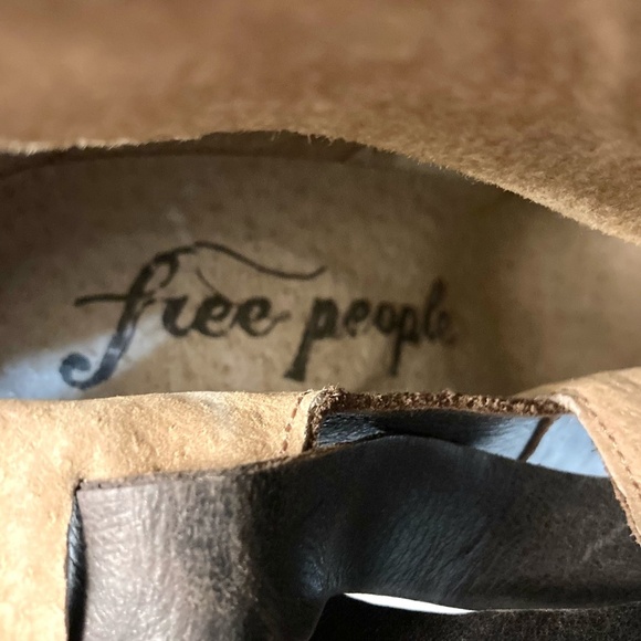 FREE PEOPLE Jesse Cutout Platform Lug Rubber Sole Leather Ankle Boots - Picture 5 of 16